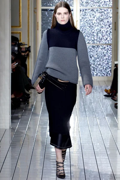 Look 13
